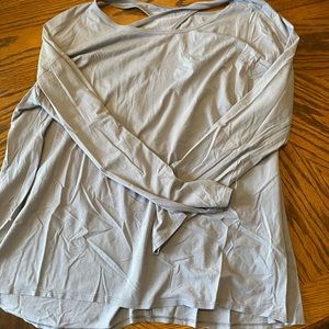 Lululemon workout shirt